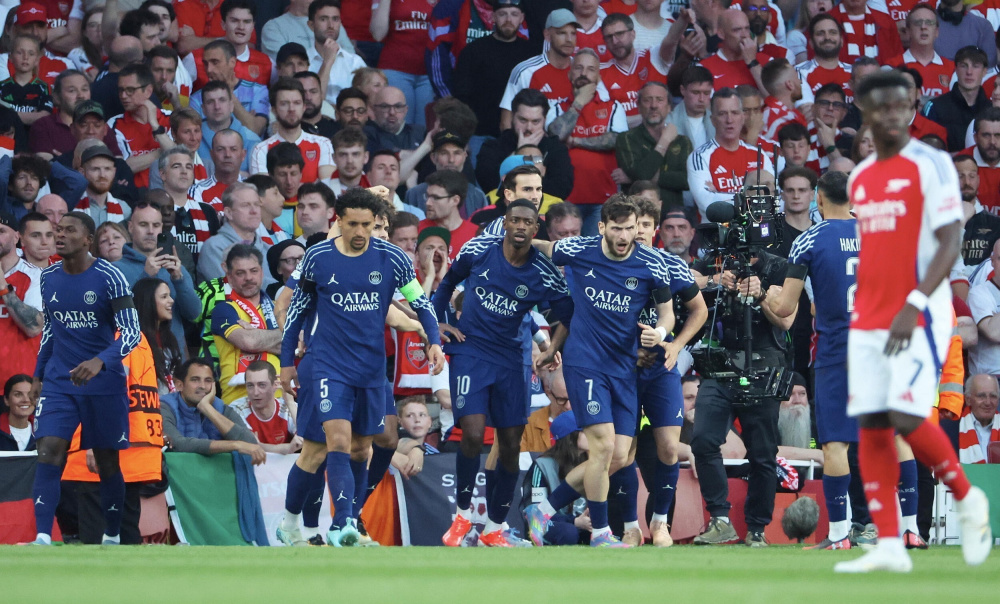 下滑严重！39岁的霍福德，本赛季什么水平？