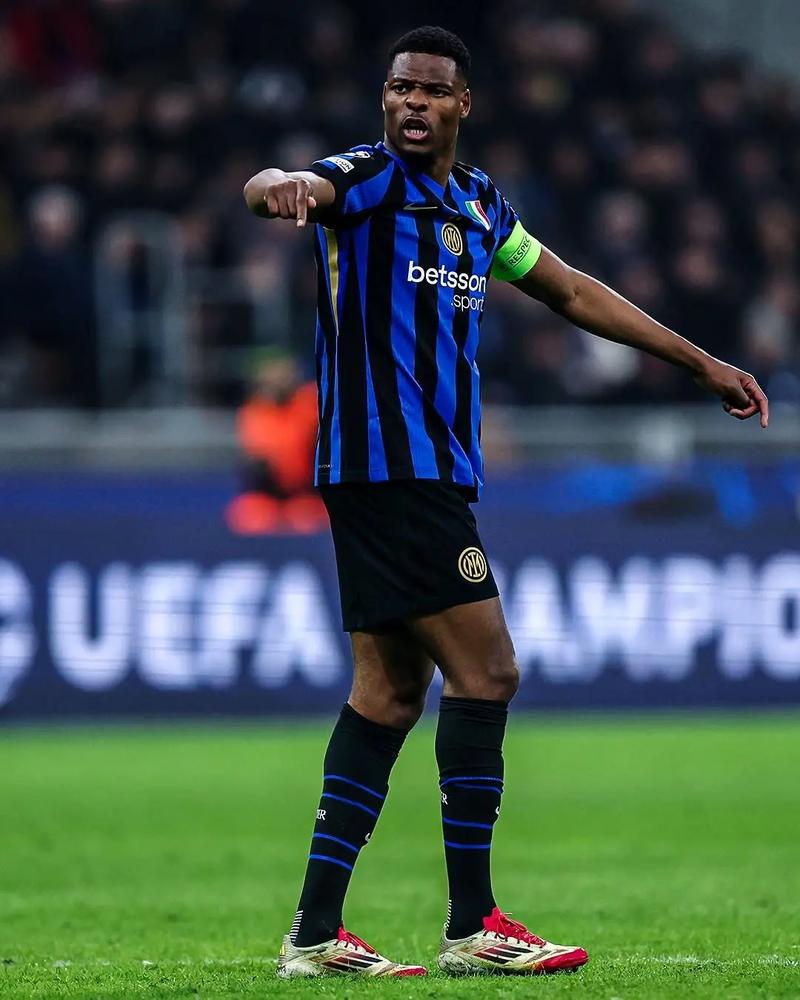 博尼：米兰德比氛围堪比皇马对阵巴萨；我要提升背身持球能力