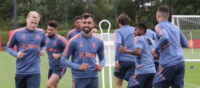 篮球CBA球队训练营全员参与