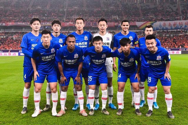 脚后跟停球+倒钩解围，阿拉伯杯上阿尔及利亚一后卫防守尽显球技