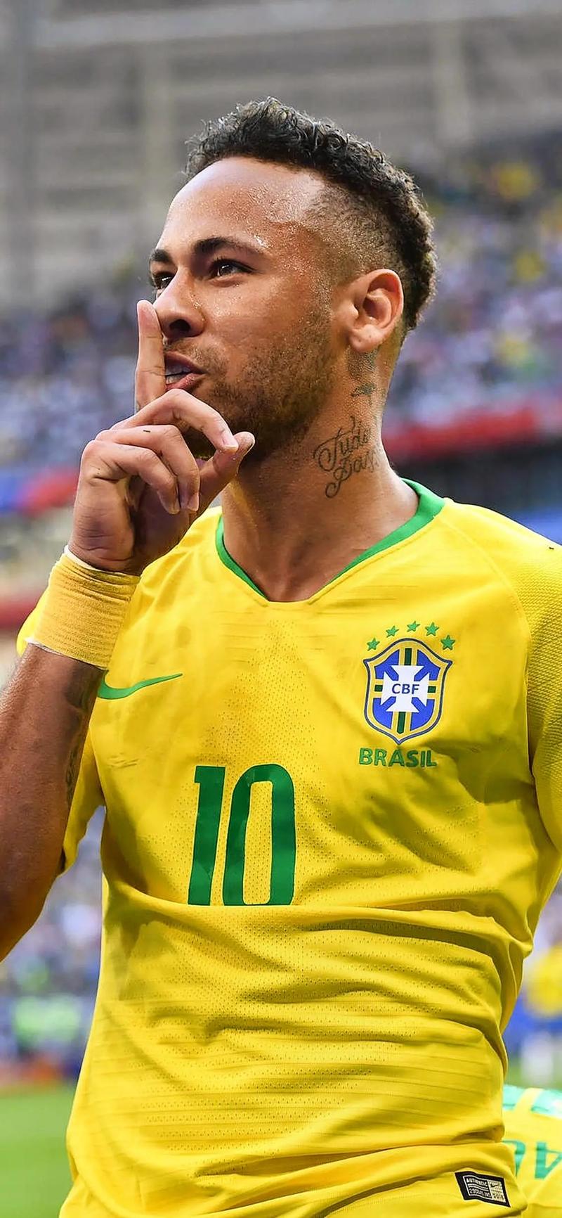 梅西2025年数据：54次出场造74球，随队首夺总冠军