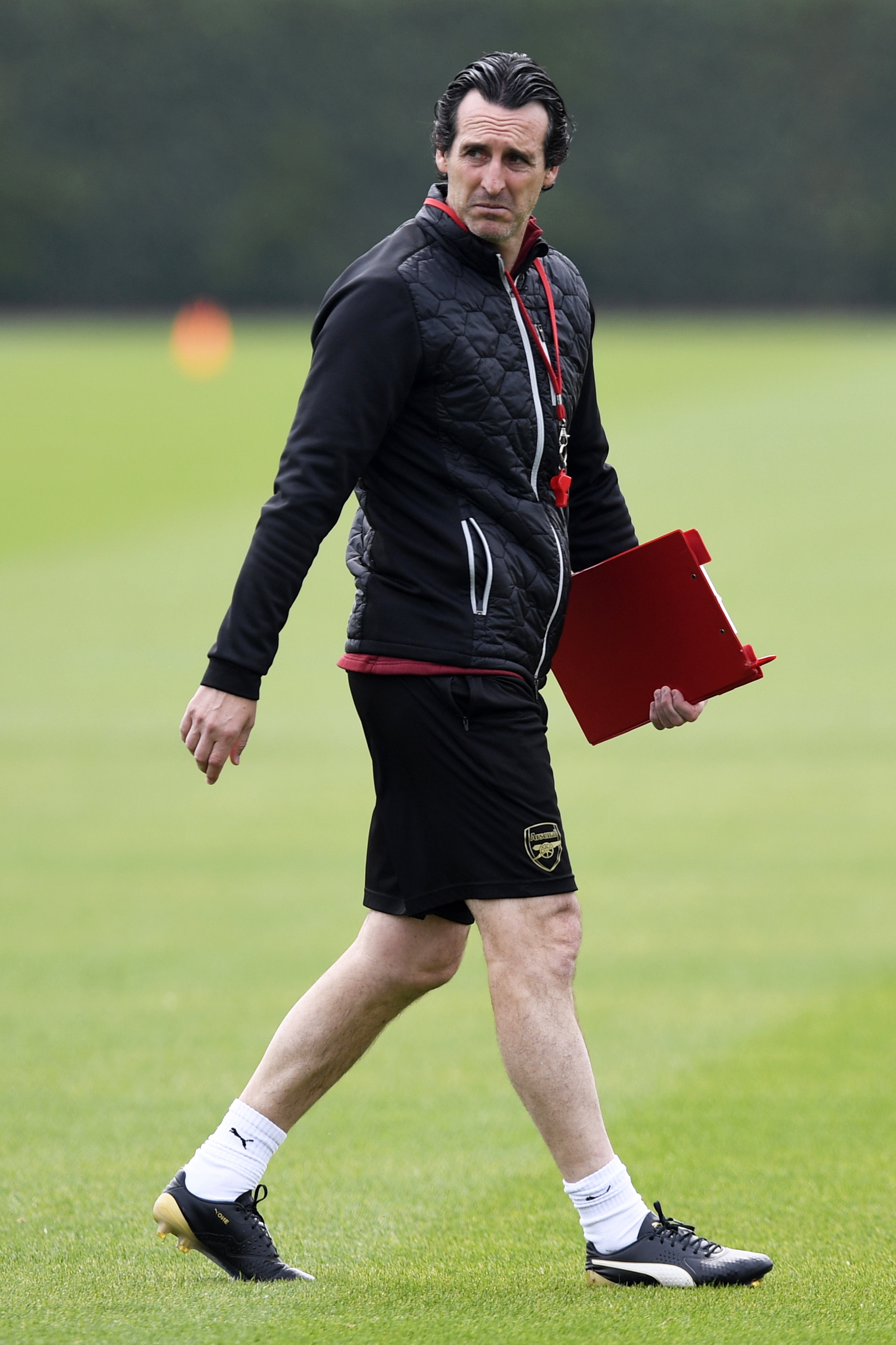 欧文快攻完成压哨上篮